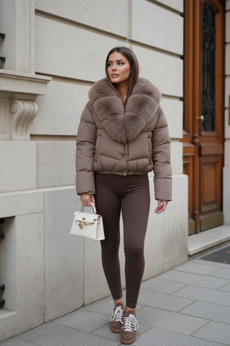 Damvinterjacka i kort modell Elena i Beige