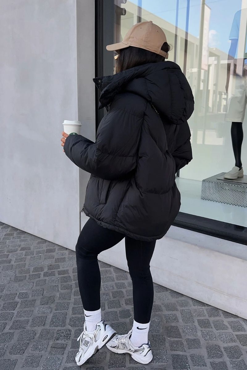 Damvinterjacka, modell Fila, i svart