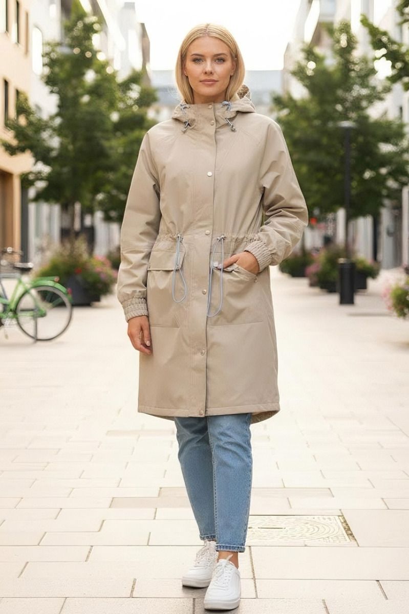 Snygg övergångs-/regnjacka i beige
